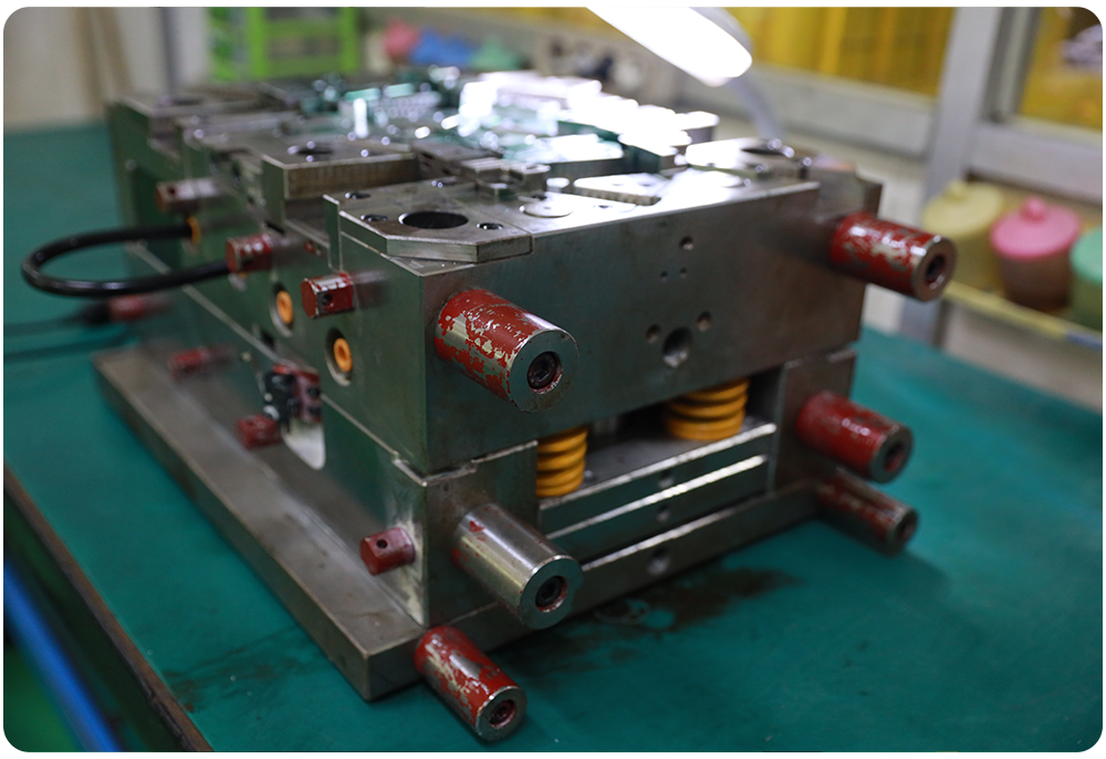 Advanced Mold & Tooling Engineering